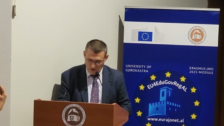 Dumani takim me studentë e pedagogë në Gjirokastër: SPAK ka treguar se askush nuk është mbi ligjin