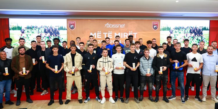 Më të mirët 2024-2025 / FSHF & Abissnet nderojnë futbollistët dhe trajnerët më të spikatur në kampionatet U15, U16, U17, U18, U19 & U21