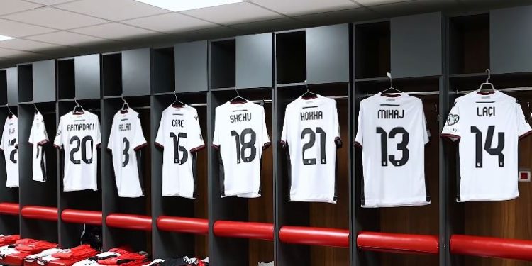 Fanella të bardha për t’i sjellë fat Shqipërisë, Federata publikon pamjet nga dhomat e zhveshjes (VDEO)