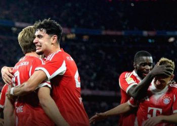 VIDEO/ “Der Klassiker” i takon Bayernit, Dortmund “zgjohet” vonë