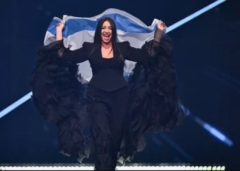 Organizatorët e Eurovisionit shtyjnë votimin për përfshirjen e Izraelit në konkursin e vitit të ardhshëm
