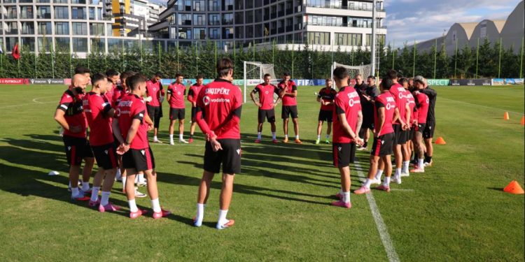 Shqipëria mbyll sot përgatitjet, jo vetëm Serbia, fatin e vendit të 2-të në grup e vendos…Anglia