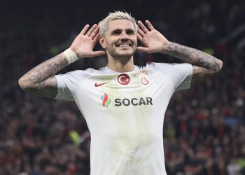 E ardhmja e Icardit, agjenti “tremb” Galatasarayn