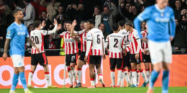 PSV turpëron Napolin, disfatë historike në Champions, shpërthen Conte