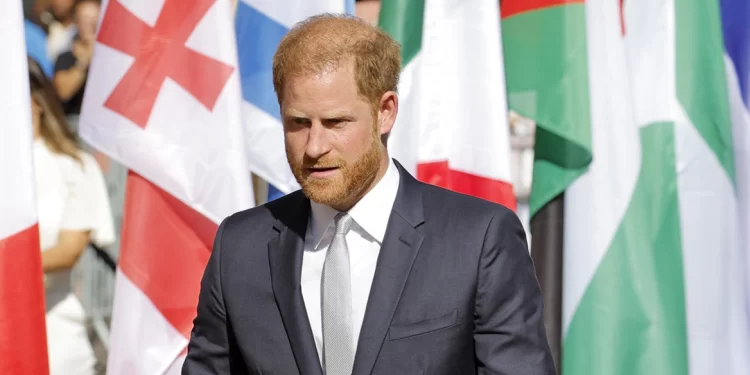 Princi Harry përballet me një “stalker” gjatë vizitës në Mbretërinë e Bashkuar