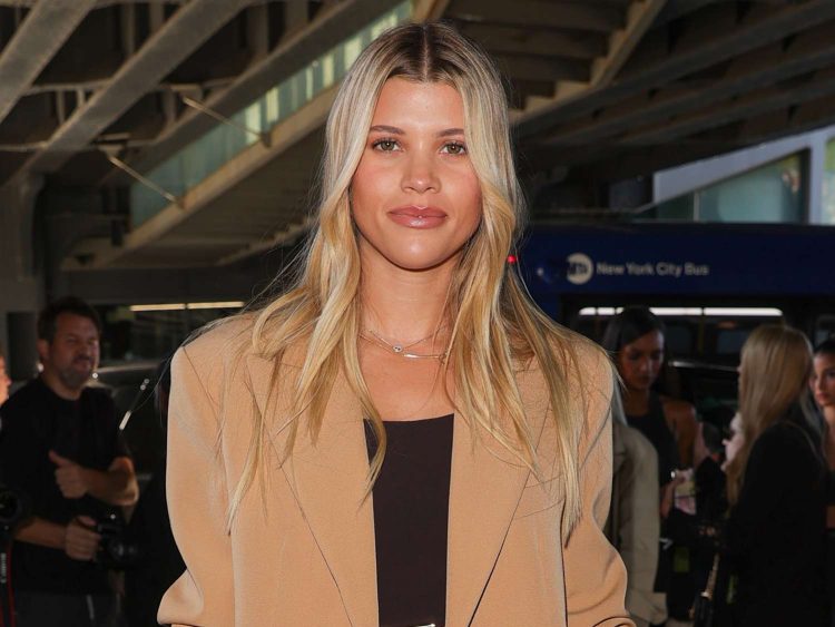 Sofia Richie shkëlqen me barkun e rrumbullakosur në “Vogue World 2025” në Los Angeles