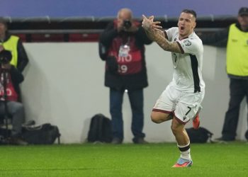 U ndëshkua pas festës me shqiponjë, Presidenti Duka tregon pse Manaj mori karton të verdhë