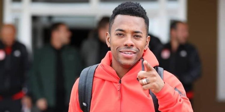 Në burg për përdhunimin e një femre shqiptare, Robinho flet nga burgu