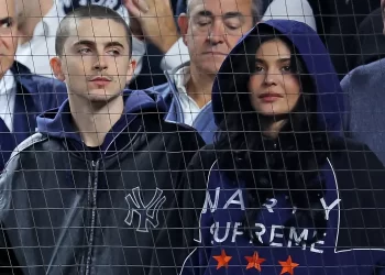 “Marty Supreme” dhe misteri i kokës së rruar: Çfarë fshihet pas daljes së fundit të Timothée dhe Kylie?