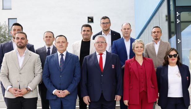 FSHF, ura që bashkon shqiptarët përmes futbollit / Presidenti Duka: Bazë materiale & fushë të re për çdo fëmijë në Luginën e Preshevës
