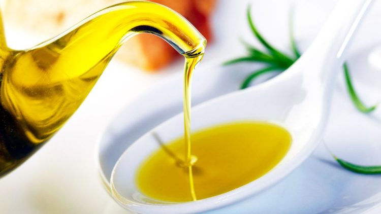 Si të kujdeseni për freskinë e vajit të ullirit gjatë ditëve të nxehta