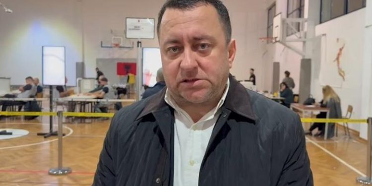 Kandidati i pavarur iu drejtohet numëruesve socialistë: Edhe pse do fitoni, nuk qeveriset Vlora me 7%