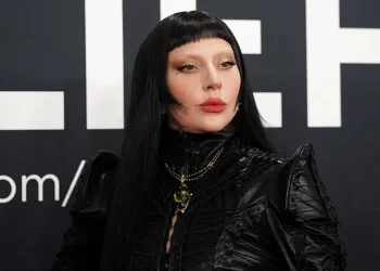 “Më çoi buzë humnerës”/ Lady Gaga flet për betejën me shëndetin mendor