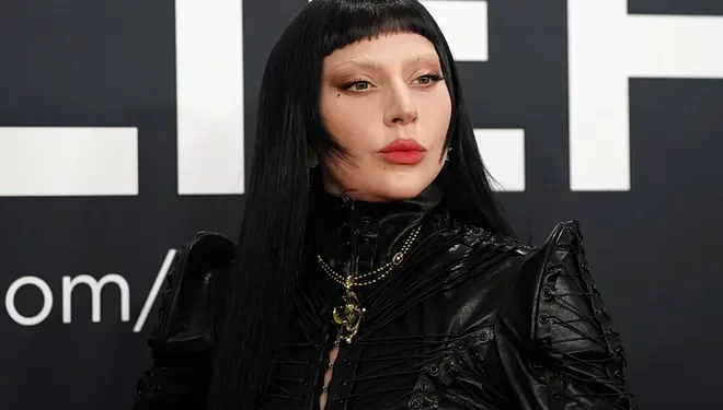 “Më çoi buzë humnerës”/ Lady Gaga flet për betejën me shëndetin mendor