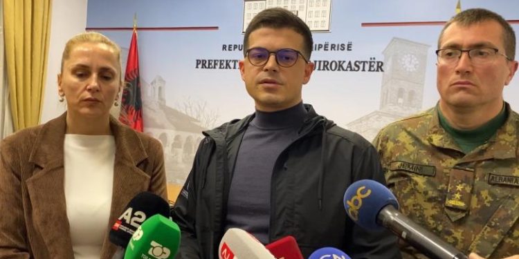Pirro Vengu nga Gjirokastra: Toka është si sfungjer, rreziku s’ka kaluar!