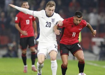 LIVE Shqipëri-Angli/ Nis pjesa e dytë, skuadrat kërkojnë golin