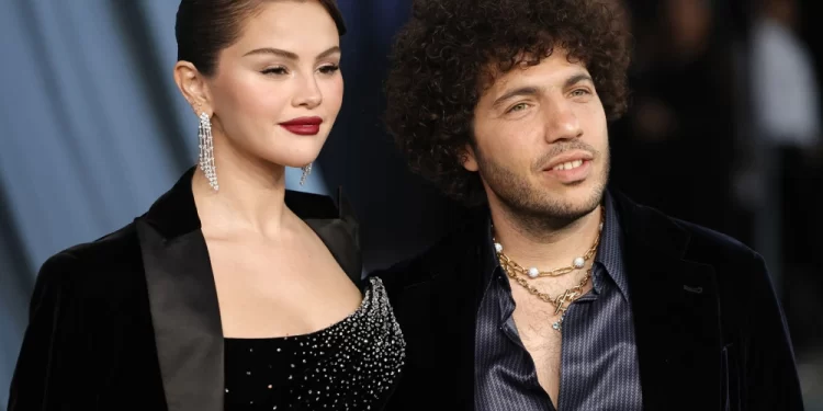 Selena Gomez dhe Benny Blanco përjetojnë një përvojë të tmerrshme familjare, dy muaj pas dasmës përrallore
