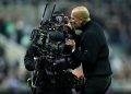 FOTO/ Humbja ndaj Newcastle “tërbon” Guardiola-n, kapet me kameramanin