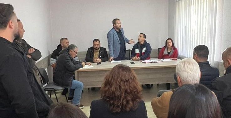 Delvina mes përmbytjeve, shkarkohet kryetari i PS