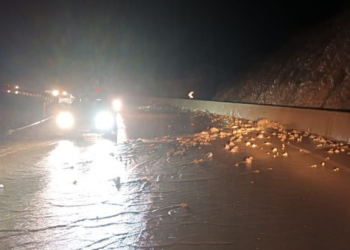 Moti i keq, rënie gurësh dhe rrëshqitje dherash në disa Skërficë, Tepelenë dhe Nivicë