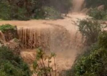 3 fshatra të izoluar në Delvinë, shkatërrohet ura e e fshatit Leftrehor