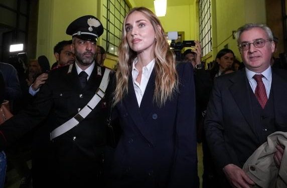 “Pandoro-gate”/ Prokuroria kërkon një vit e tetë muaj burg për Chiara Ferragni-n, deri tani ka paguar 3.4 milionë euro
