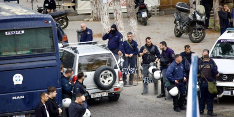 Terror në një fshat të Kretës, 2 të vdekur pas përplases me armë mes dy familjeve në konflit prej vitesh