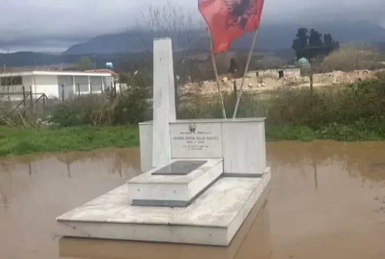 Një rrëfenjë për ata që bëjnë shqiponjën dhe thërrasin në kore nacionaliste nëpër stadiume