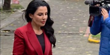 Balluku del nga gjykata, seanca shtyhet me dy orë