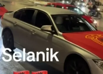 Shqiptarët ‘ndezin’ Selanikun me flamuj kuqezi dhe të UÇK (VIDEO)