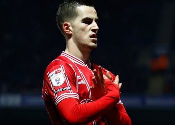 Sulmuesi shqiptar drejt largimit tek ish-kampionët e Anglisë