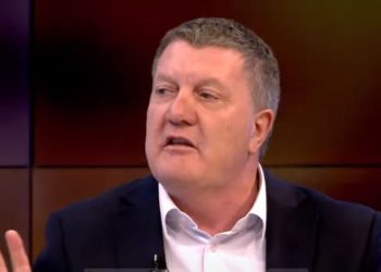 “Kryebashkiaku grek fjalim kundër shqiptarëve”, gazetari: I prisha darkën kur i thashë që jam shqiptar