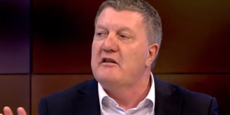 “Kryebashkiaku grek fjalim kundër shqiptarëve”, gazetari: I prisha darkën kur i thashë që jam shqiptar