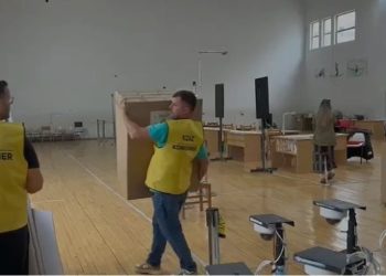 Zgjedhjet, nis shpërndarja e bazës materiale në Vlorë