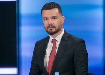 “Po e mendoj seriozisht që të futem”/ Arjan Curri në “Big Brother VIP 5”?