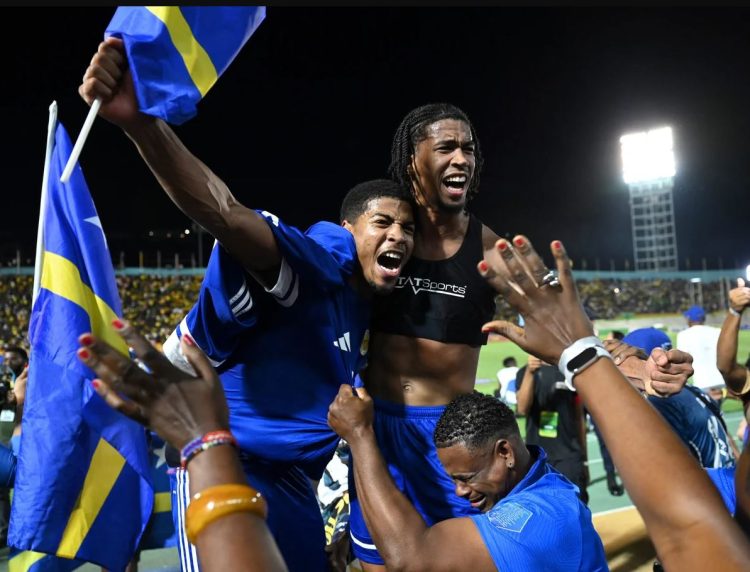 Curuçao shkruan historinë, vendi më pak i populluar do të luajë në Botëror