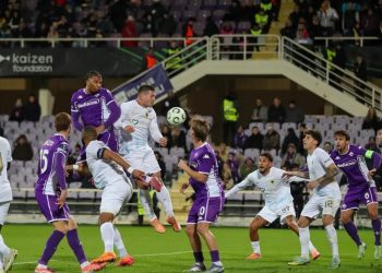 AEK trondit Fioren, i thyen në “Franchi”, shkëlqen Thomas Strakosha