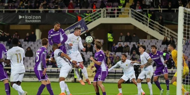 AEK trondit Fioren, i thyen në “Franchi”, shkëlqen Thomas Strakosha