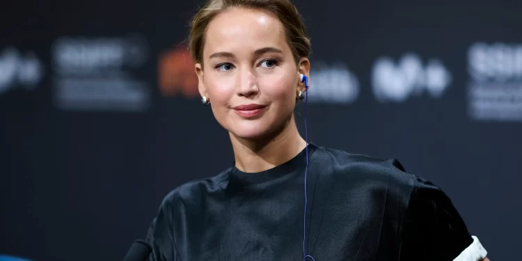 Jennifer Lawrence rrëfen jetën e saj sekrete në TikTok: Unë grindem në seksionin e komenteve!