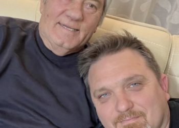 Mesazhi prekës nga Jul Deda në përvjetorin e humbjes së babait: Dy vjet pa ty, zemra ime…