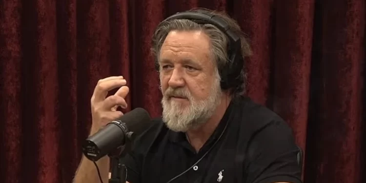 Russell Crowe zbulon se si humbi pothuajse 26 kilogramë në një vit