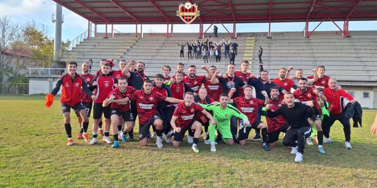 Thirrje antishqiptare në Maqedoninë e Veriut, klubi i Shkëndijës së Haraçinës: Skena skandaloze, të merren masa