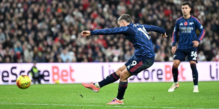 VIDEO/ Xhaka me shokë i bëjnë surprizën e hidhur Arsenalit, kryesuesit ndalen në barazim