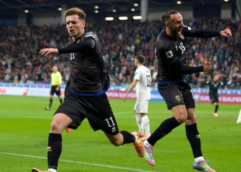 VIDEO/ Një tjetër Asllani shënon, Kosova “hesht” Slloveninë dhe afrohet me Play Off të Botërorit