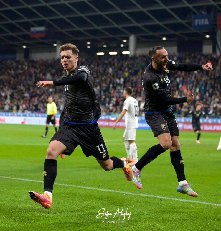 VIDEO/ Një tjetër Asllani shënon, Kosova “hesht” Slloveninë dhe afrohet me Play Off të Botërorit