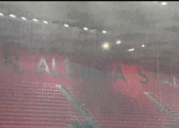 VIDEO/ Luhet ndeshja e Superiores,  “Air Albania” pushtohet nga reshje të pazakonta shiu
