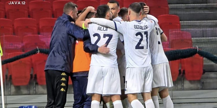 VIDEO/ Barazim me gola në shiun e “Air Albanias”, Elbasani dhe Dinamo ndajnë pikët