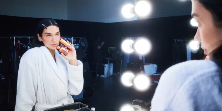Dua Lipa hedh në treg linjën e produkteve të bukurisë
