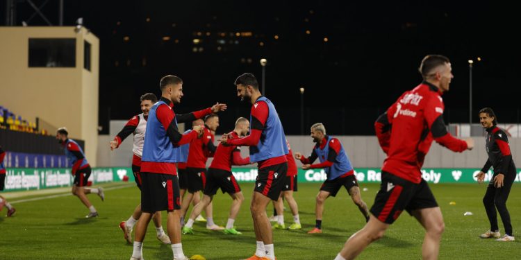 Sot stërvitja zyrtare, Shqipëria ndeshje luksi me Anglinë