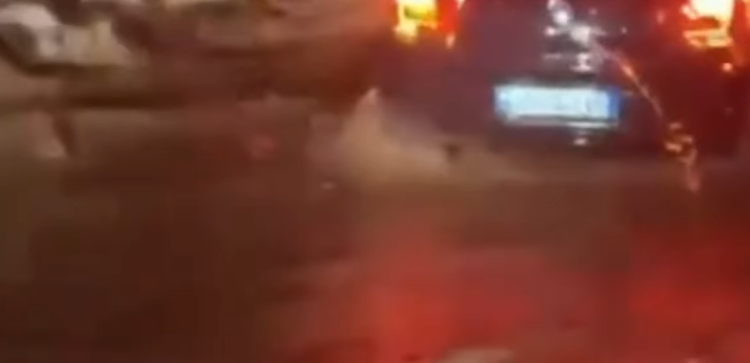 Rrezik në rrugën Kardhiq-Delvinë, rrëshqitje dherash e gurësh. Shmangni lëvizjen! (VIDEO)